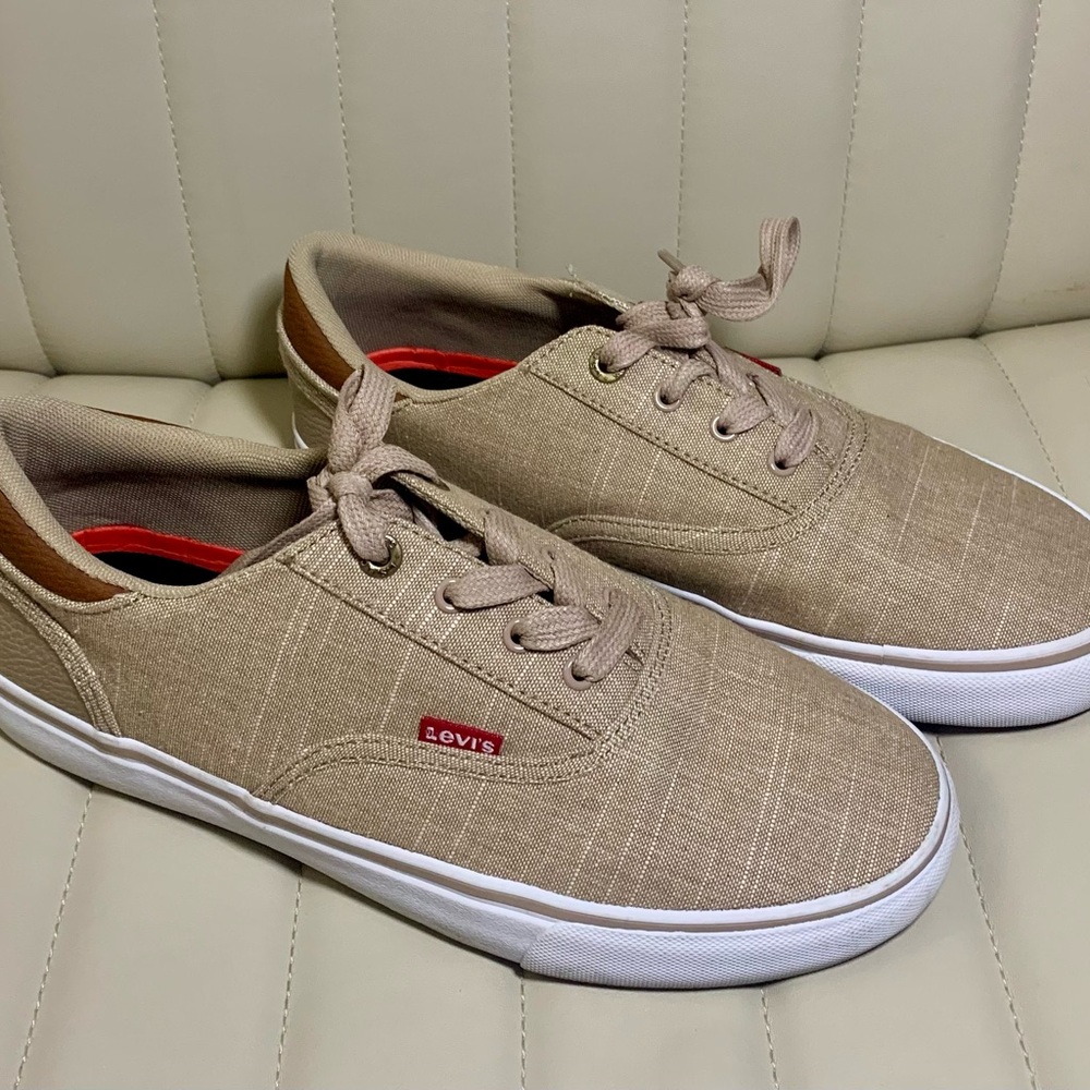 Levi's KHAKI/TAN Men's Ethan Chambray‎ Sneakers, US Size 9